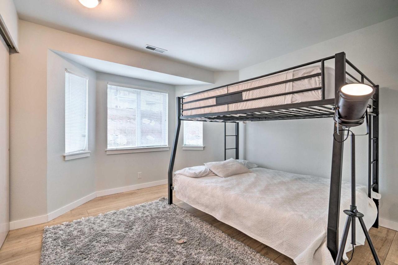 Chic Chelan Condo With Balcony, Walk To Lake And Dtwn! Zewnętrze zdjęcie